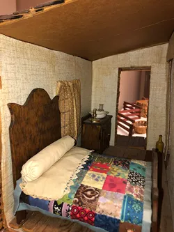 Model Slave Cabin 6 bedroom web